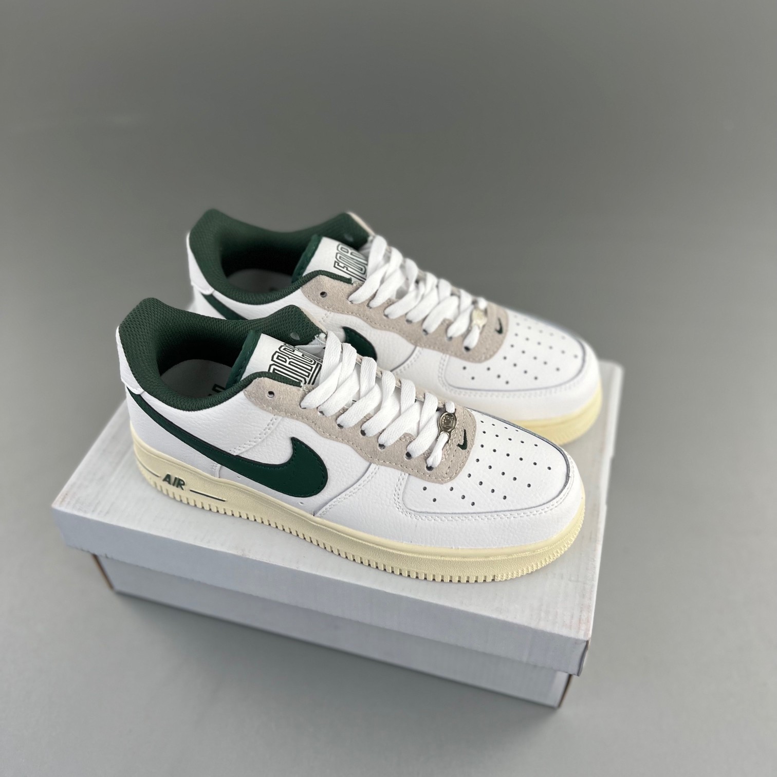 나이키 에어포스 1 '07 세일 퍼 Nike Air Force 1 '07 Sail Fir FV0392-100