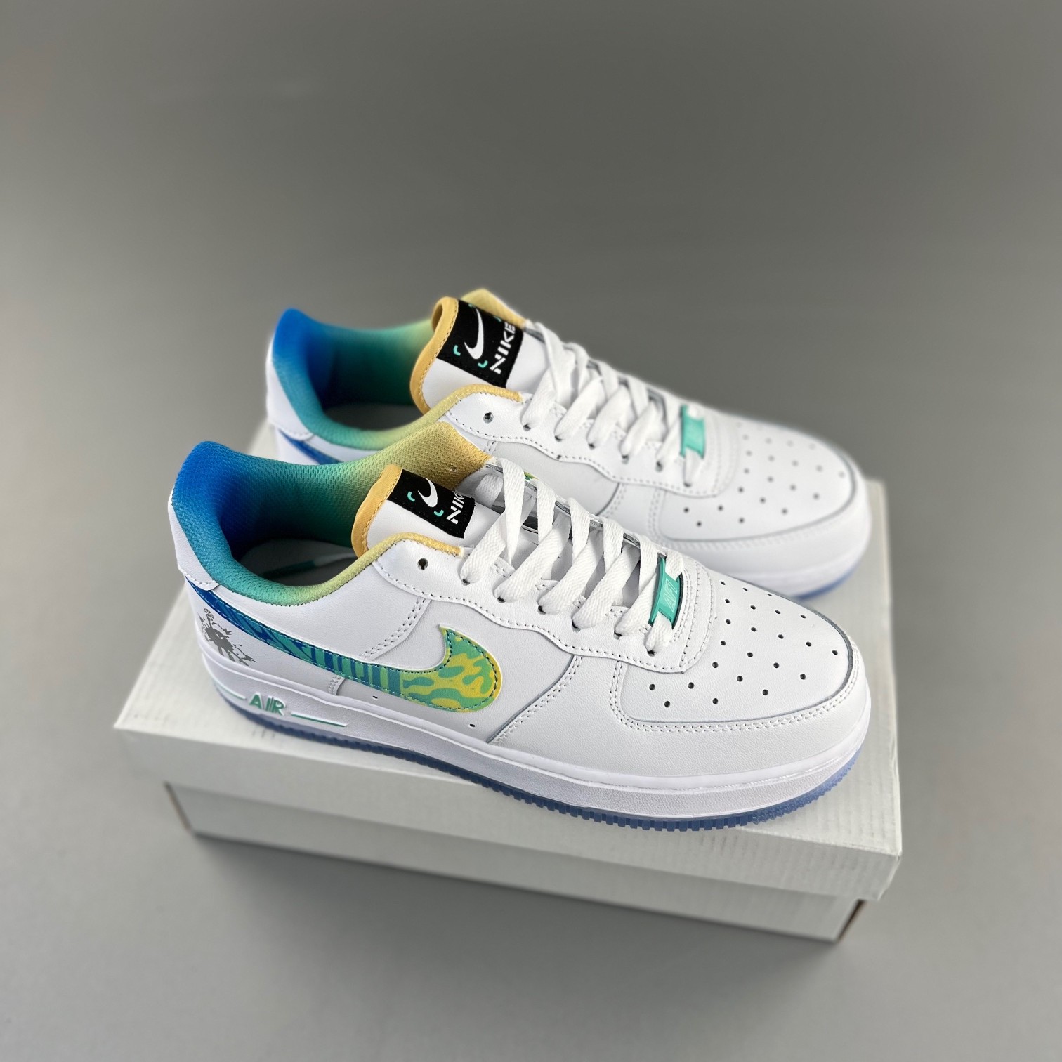 나이키 에어 포스 1 로우 LV8 언락 유어 스페이스 FJ7691-191