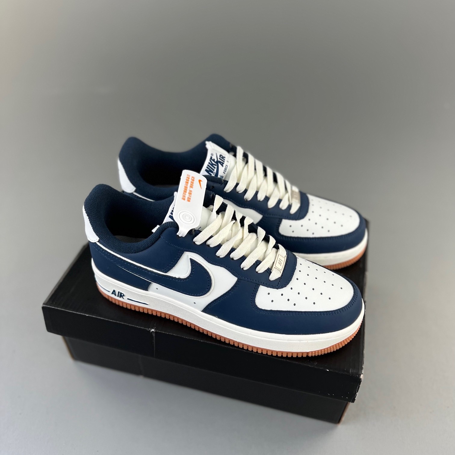 나이키 에어포스 1 '07 LV8 미드나잇 네이비 Nike Air Force 1 '07 LV8 Midnight Navy DQ7659-101 NPC20172