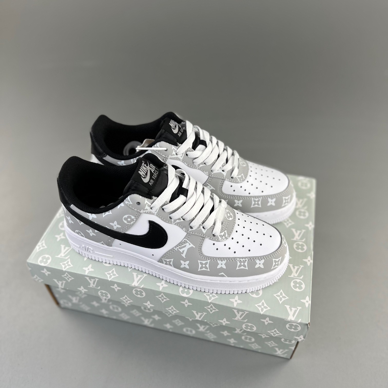 Louis Vuitton x 나이키 에어포스 1 07 BQ8988-108