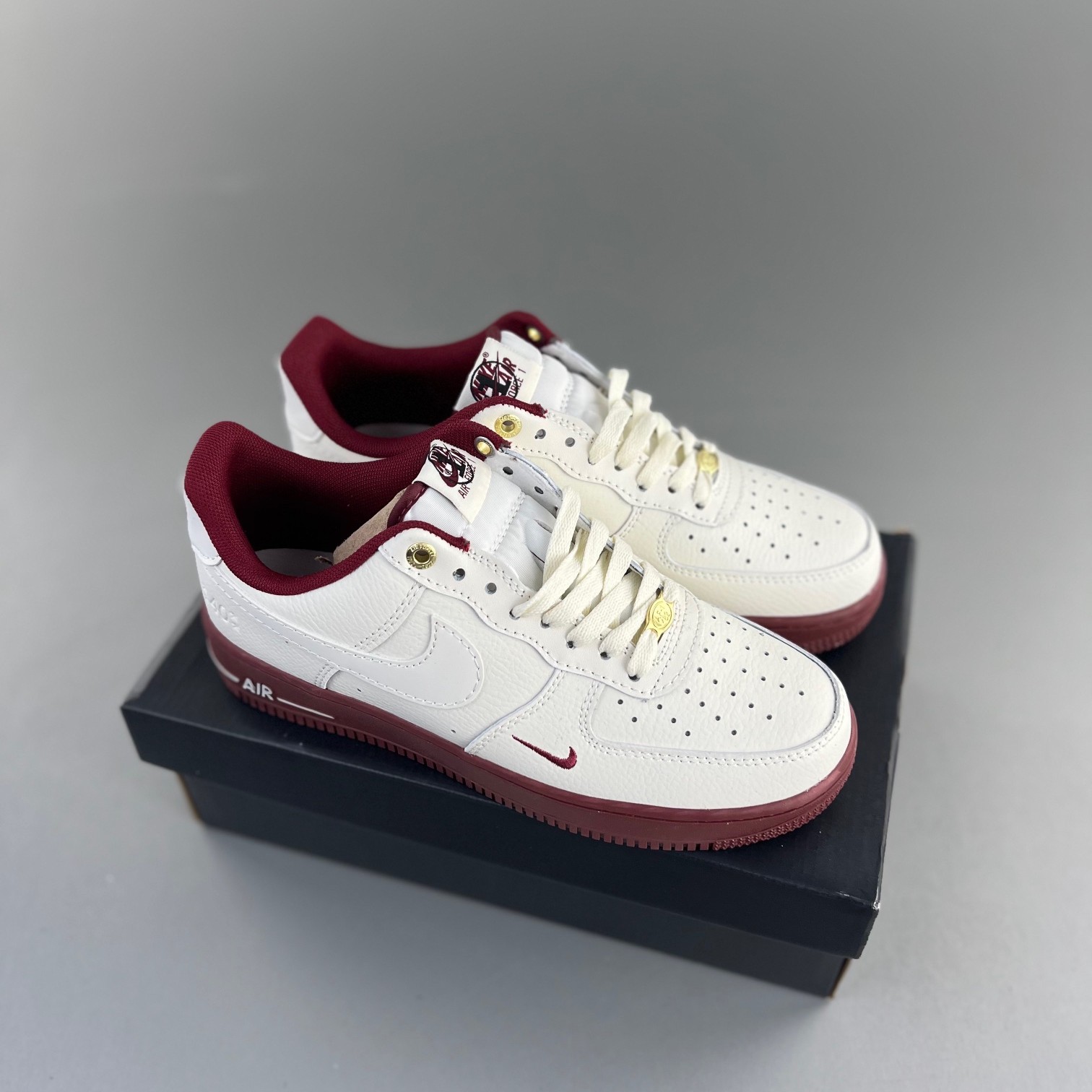 나이키 에어포스 1 '07 SE 40주년 조인 포스 세일 팀 레드 Nike Air Force 1 '07 SE 40th Anniversary Join Forces Sail Team Red DQ7582-100