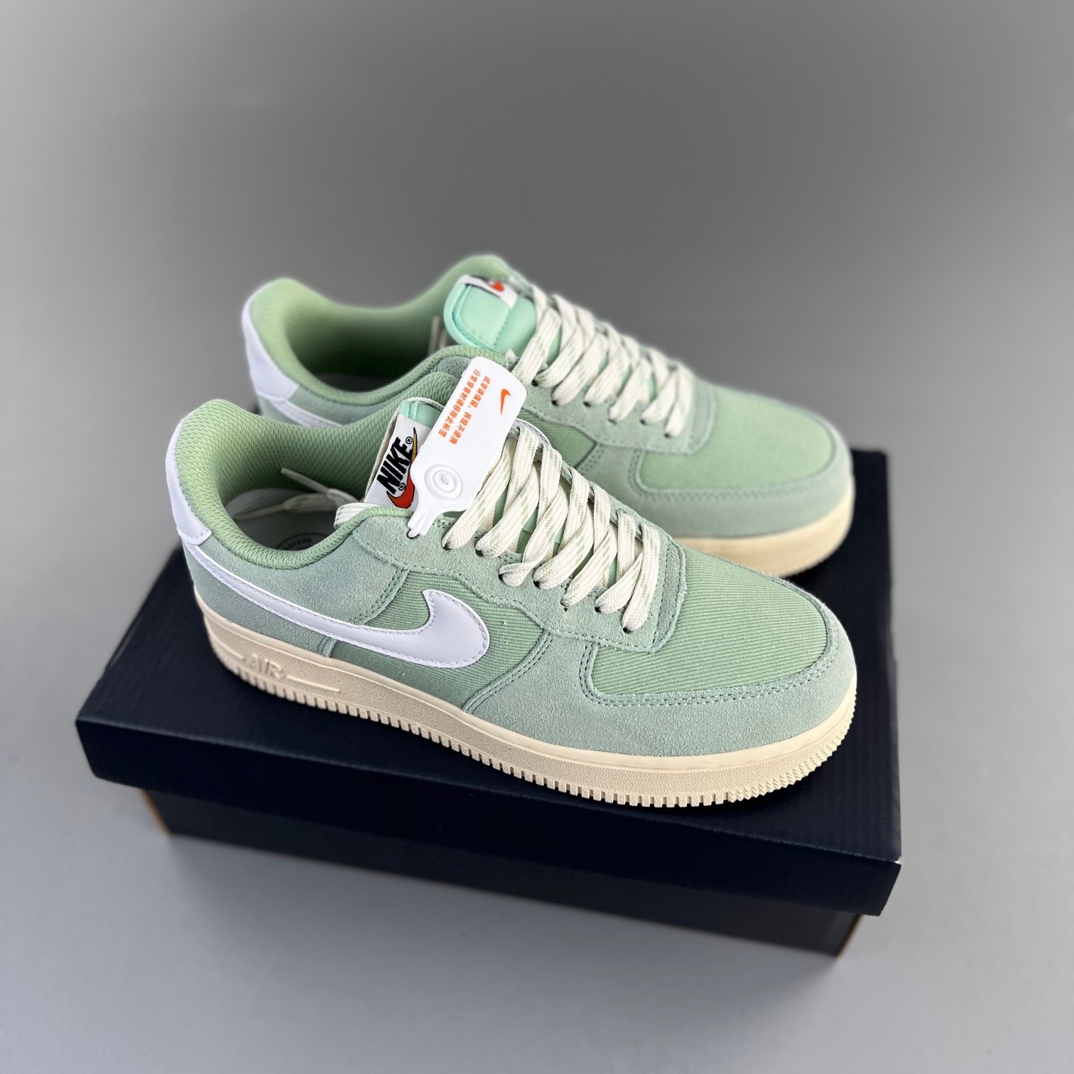 나이키 에어포스 1 '07 LV8 서티파이드 프레쉬 에나멜 그린 Nike Air Force 1 '07 LV8 Certified Fresh Enamel Green DO9801-300