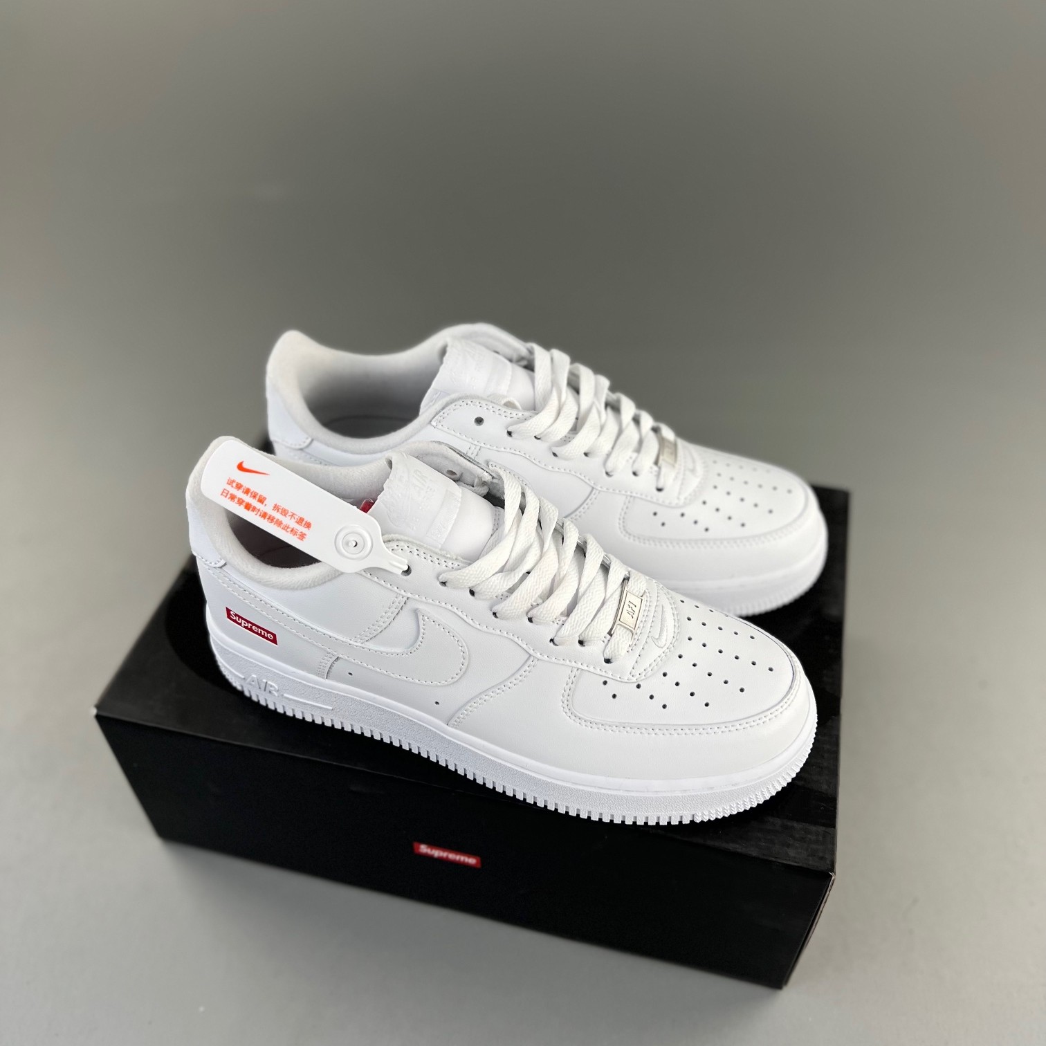 나이키 x 슈프림 에어포스 1 로우 화이트 Nike x Supreme Air Force 1 Low White CU9225-100