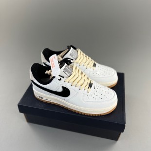나이키 에어포스 1 '07 LX 블랙 앤 서밋 화이트 Nike Air Force 1 '07 LX Black and Summit White DR0148-101