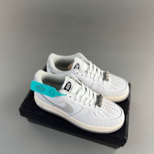 나이키 에어포스 1 '07 로우 1-800 Nike Air Force 1 '07 Low 1-800 CJ1631-100