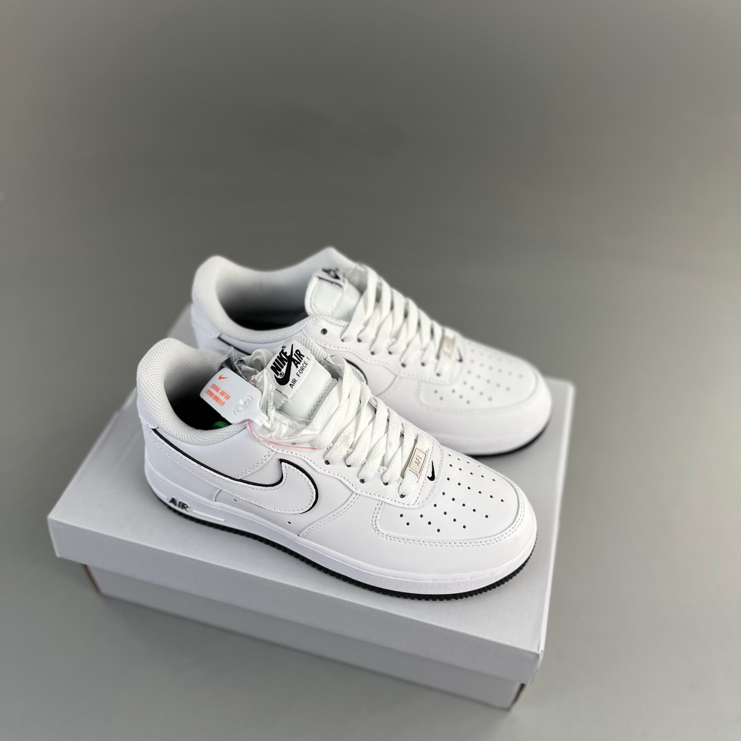 나이키 에어포스 1 '07 화이트 블랙 Nike Air Force 1 '07 White Black DV0788-103