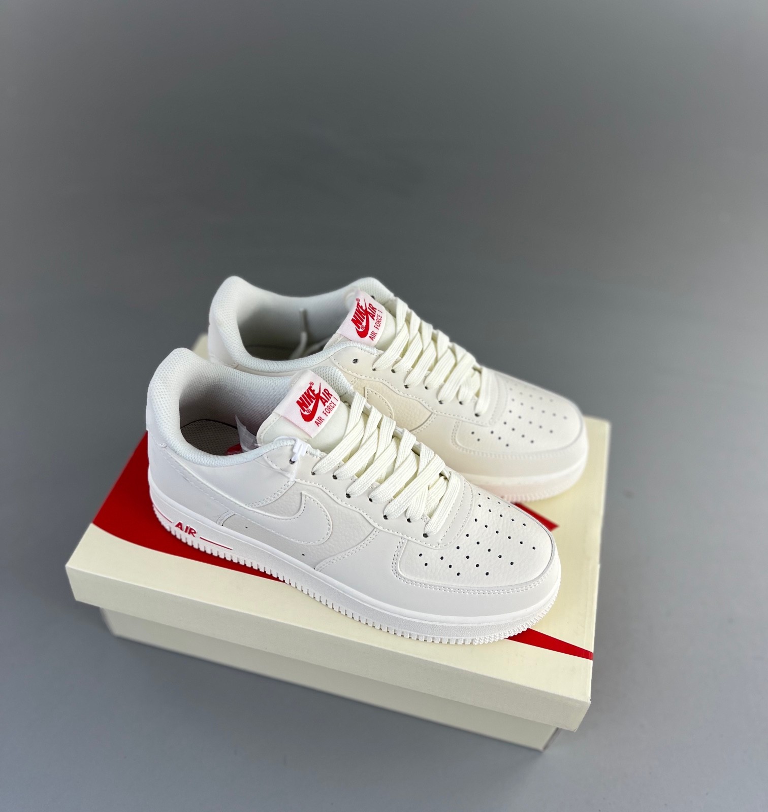 나이키 에어포스 1'07 로우 NPC20131