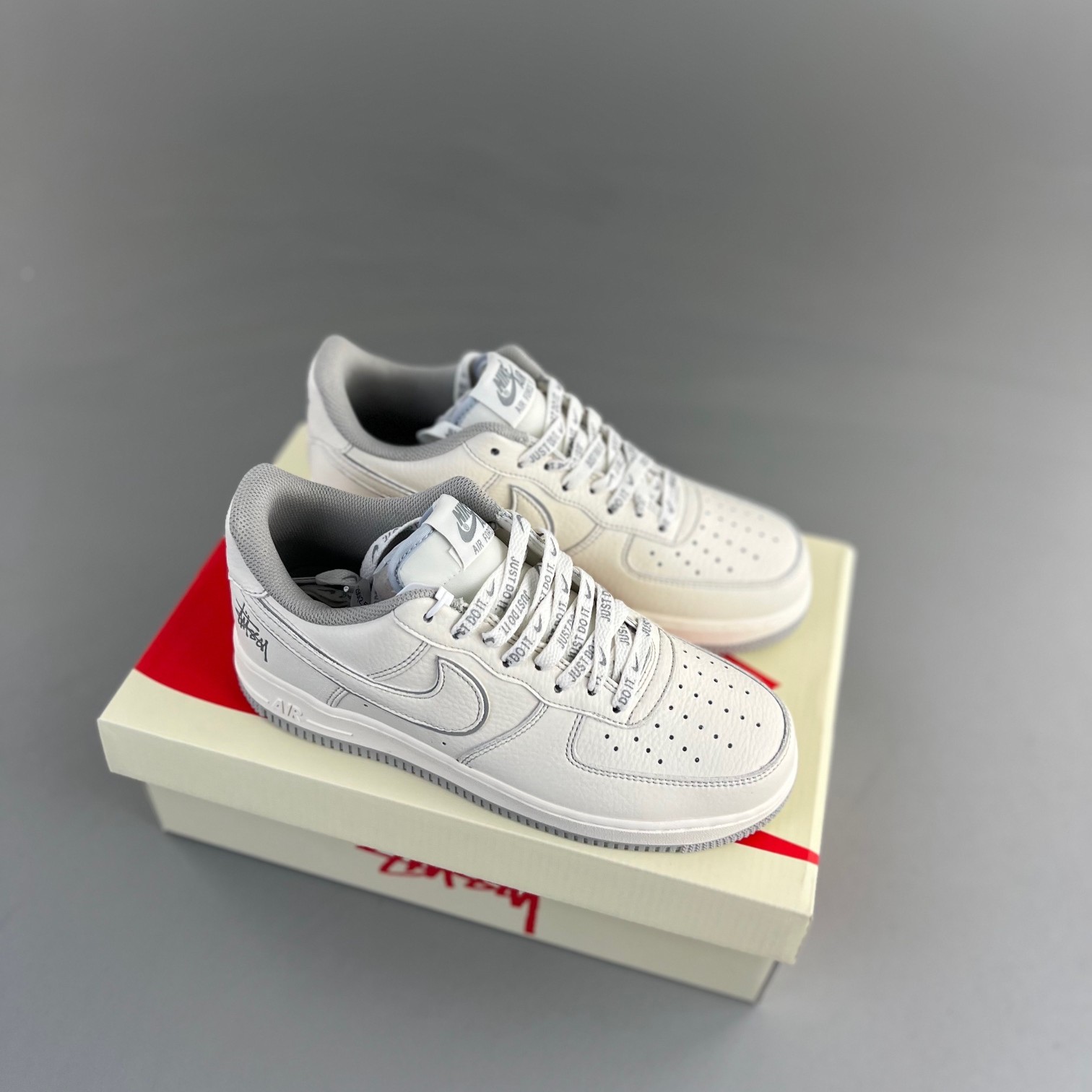 Stussy x Nike Air Force 1 Low UN1815-802