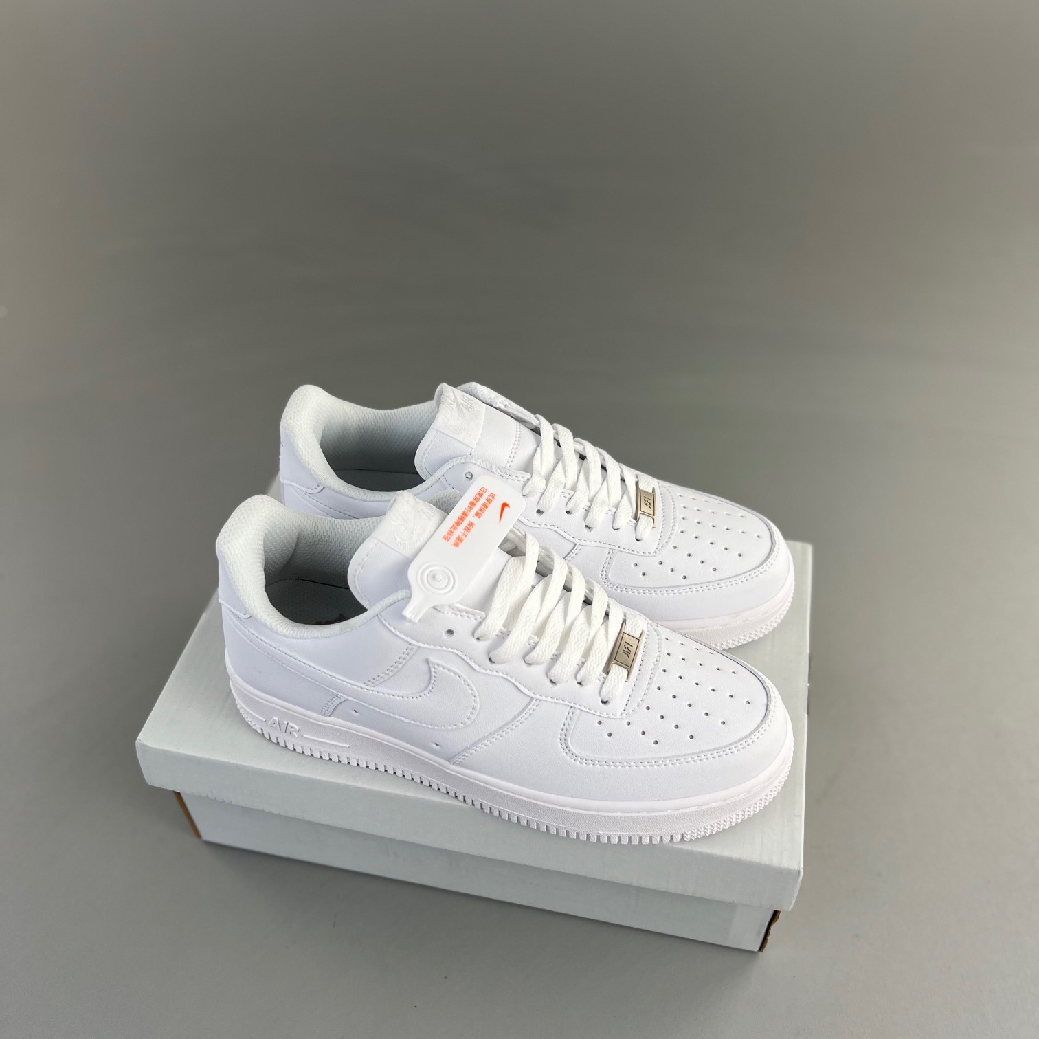 나이키 에어포스 1 '07 로우 화이트 Nike Air Force 1 '07 Low White CW2288-111 NPC20124