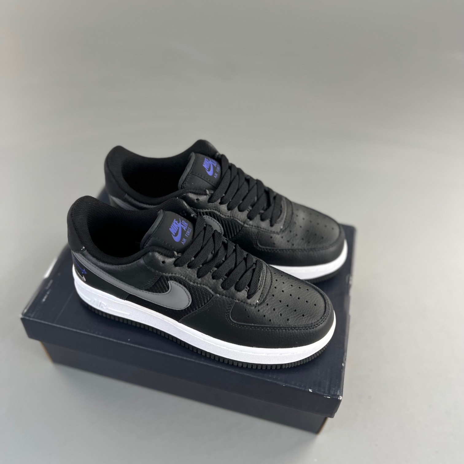 나이키 에어포스 1 '07 블랙 레이서 블루 Nike Air Force 1 '07 Black Racer Blue FD0666-001