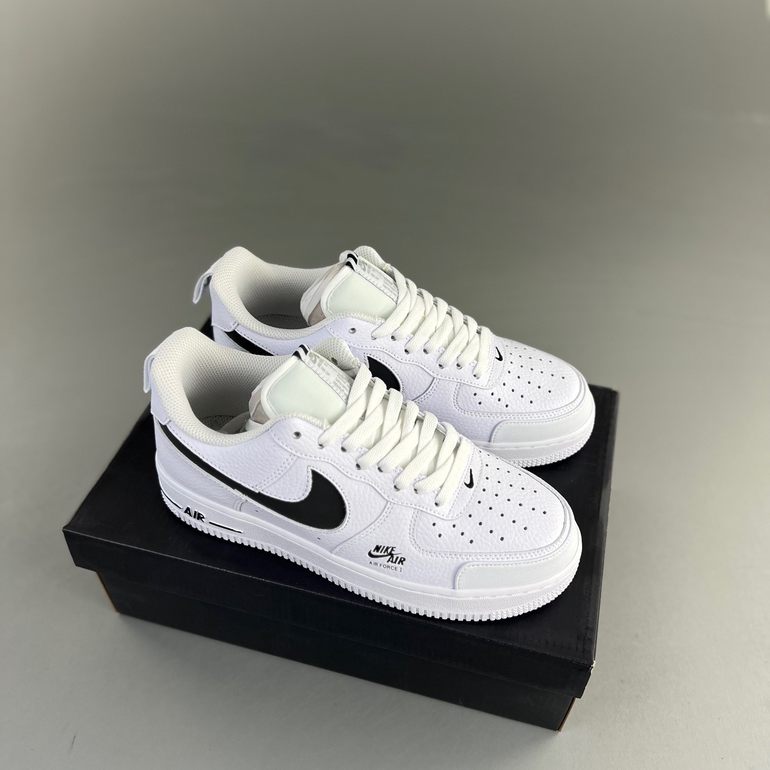 Nike Air Force 1 Premium CV3039-105