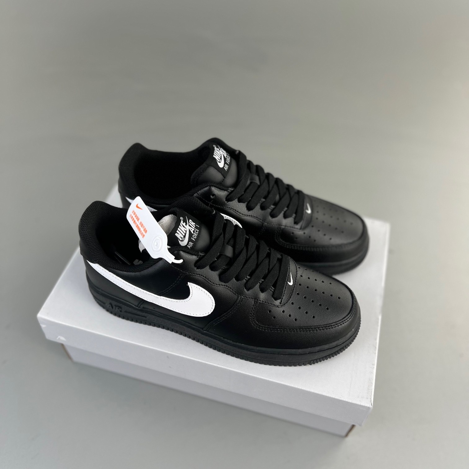 나이키 에어포스 1 '07 블랙 화이트 Nike Air Force 1 '07 Black White FZ0627-010