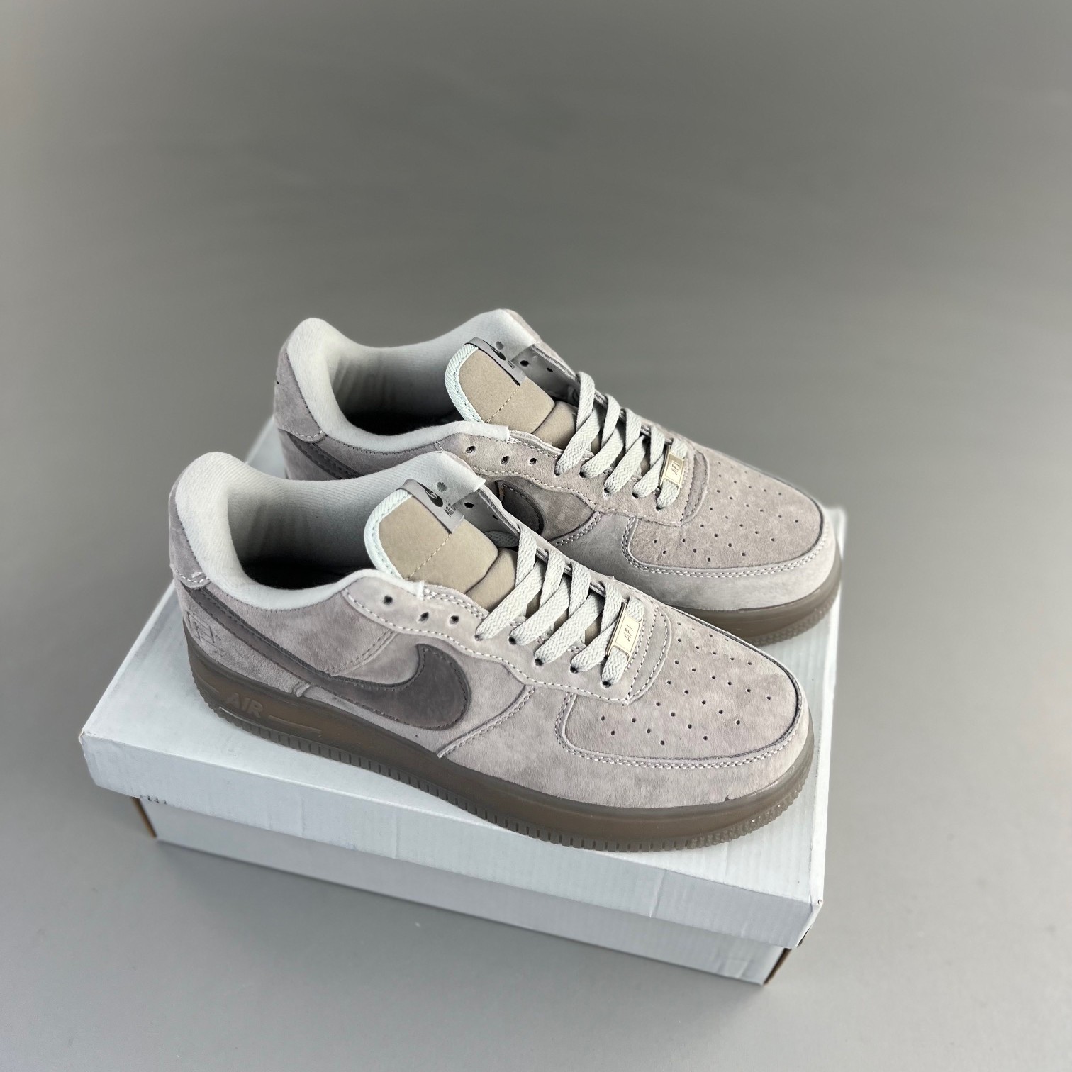Reigning Champ x Nike Air Force 1 '07 AA1117-900