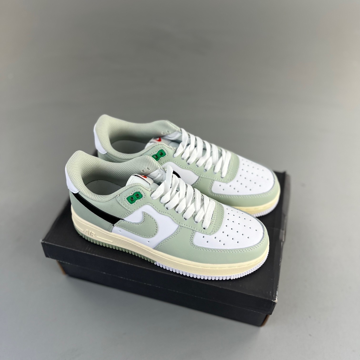 Nike Air Force 1 React LV8 DA8481-300