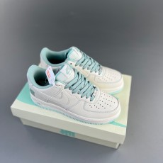 Undefeated x Nike Air Force 1 Low UN1988-333