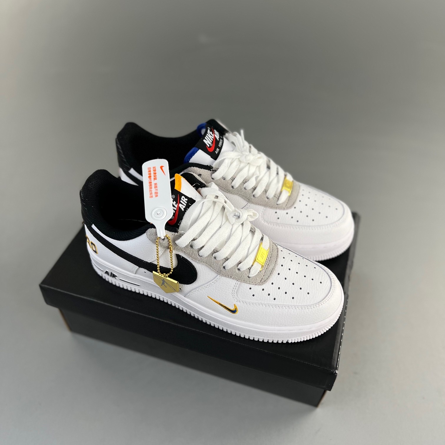 나이키 에어포스 1 '07 LV8 켄 그리피 주니어 앤 시니어 스윙맨 Nike Air Force 1 '07 LV8 Ken Griffey Jr. and Sr. Swingman DJ5192-100
