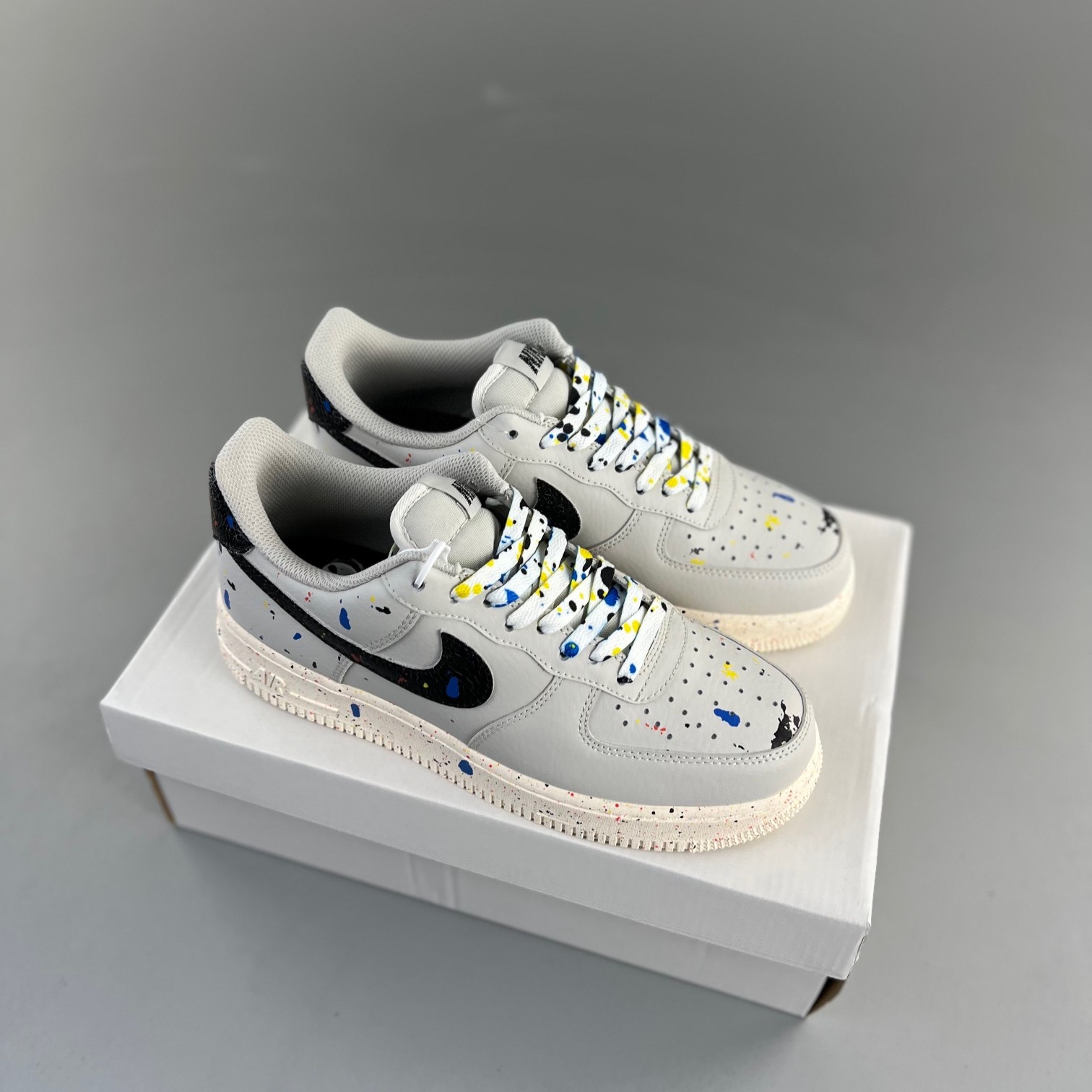 나이키 에어포스 1 '07 LV8 페인트 스플래터 라이트 본 Nike Air Force 1 '07 LV8 Paint Splatter Light Bone CZ0339-001