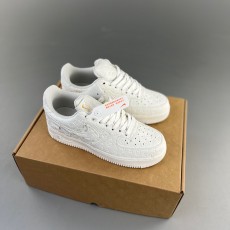 Nike Air Force 1 07 LV8 