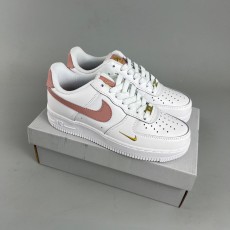 나이키 에어포스 1 '07 에센셜 화이트 러스트 핑크 Nike Air Force 1 '07 Essential White Rust Pink CZ0270-103