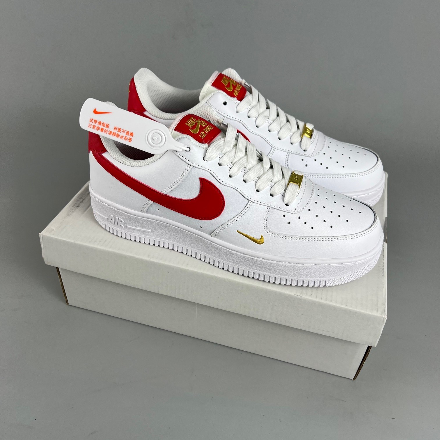 나이키 에어포스 1 '07 에센셜 화이트 짐레드 Nike Air Force 1 '07 Essential White Gym Red CZ0270-104