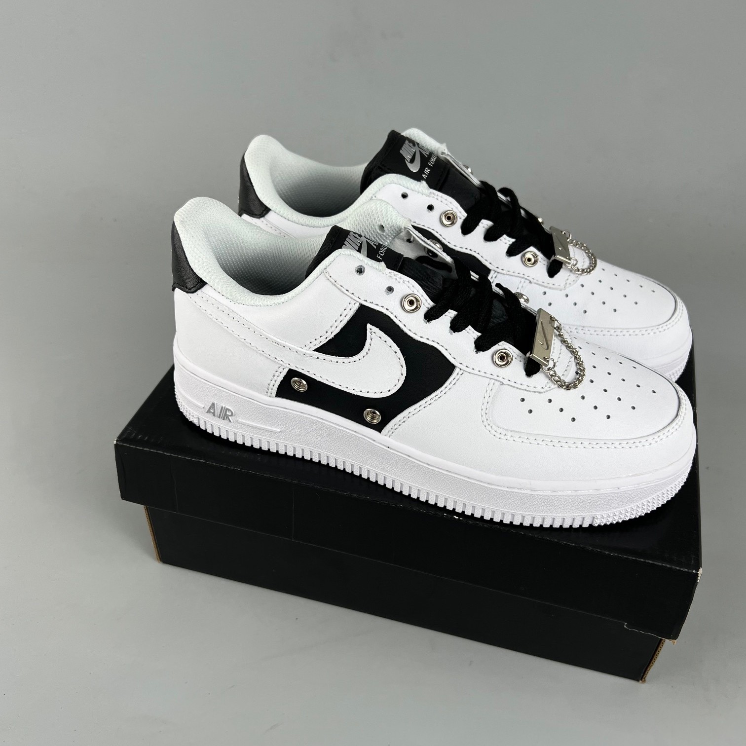 나이키 에어포스 1 '07 프리미엄 화이트 블랙 Nike Air Force 1 '07 PRM White Black ’07 DA8571-100