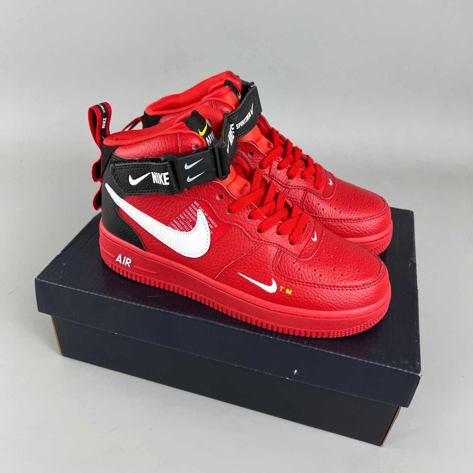 나이키 에어포스 1 미드 유틸리티 유니버시티 레드 Nike Air Force 1 Mid Utility University Red 804609-103