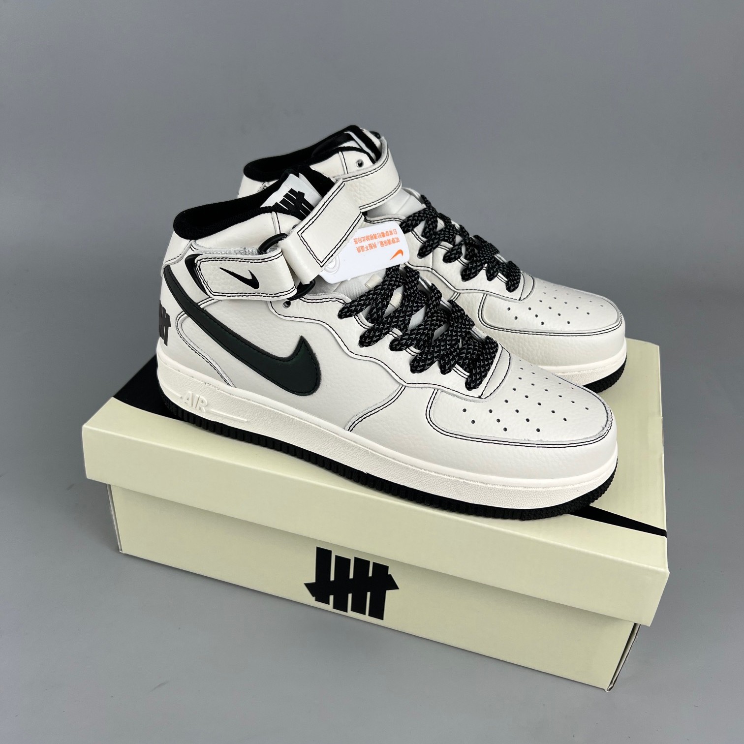 Undefeated x Nike Air Force 1 Mid CJ6690-100