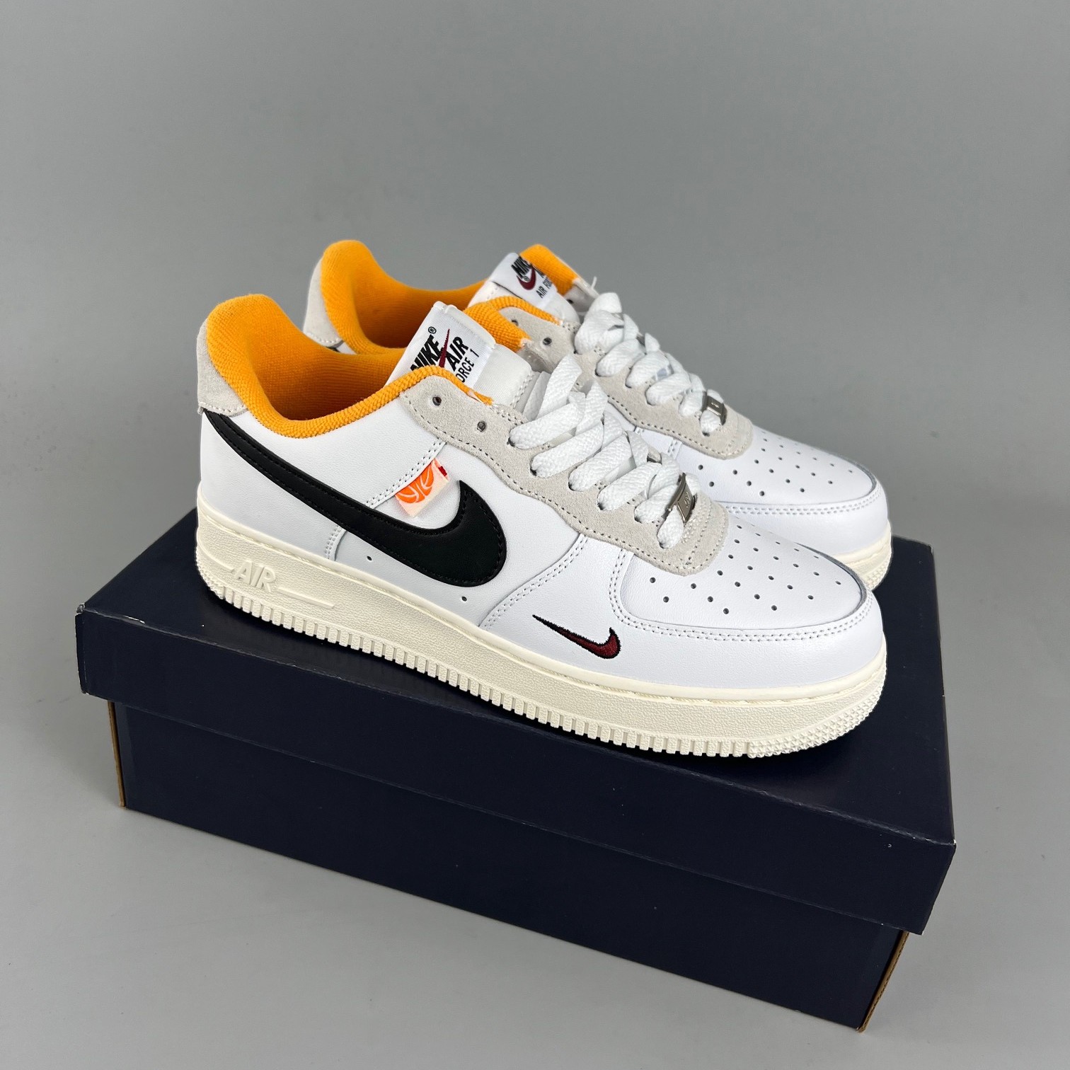 나이키 에어포스 1 '07 LV8 훕스 팩 코코넛 밀크 Nike Air Force 1 '07 LV8 Hoops Pack Coconut Milk DX3357-100