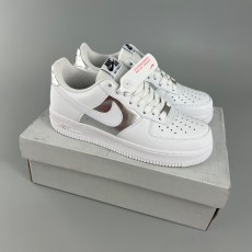 나이키 에어포스 1 '07 화이트 메탈릭 실버 Nike Air Force 1 '07 White Metallic Silver DD8959-104