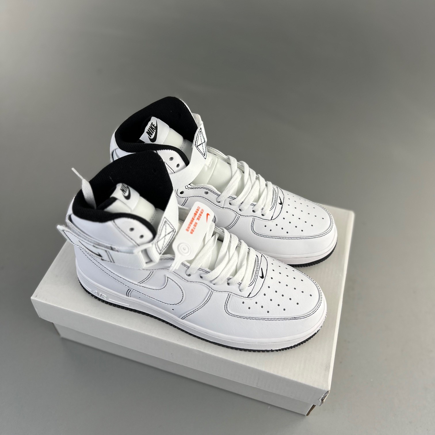 나이키 에어포스 1 하이 ’07 화이트 블랙 Nike Air Force 1 High '07 White  black CV1753-104