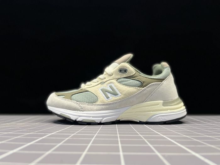 뉴발란스 x 키스 993 메이드 인 USA 피요테 New Balance x Kith 993 WR993KT1