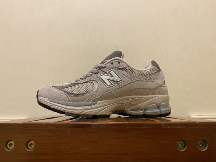 뉴발란스 2002 New Balance 2002 ML2002RO