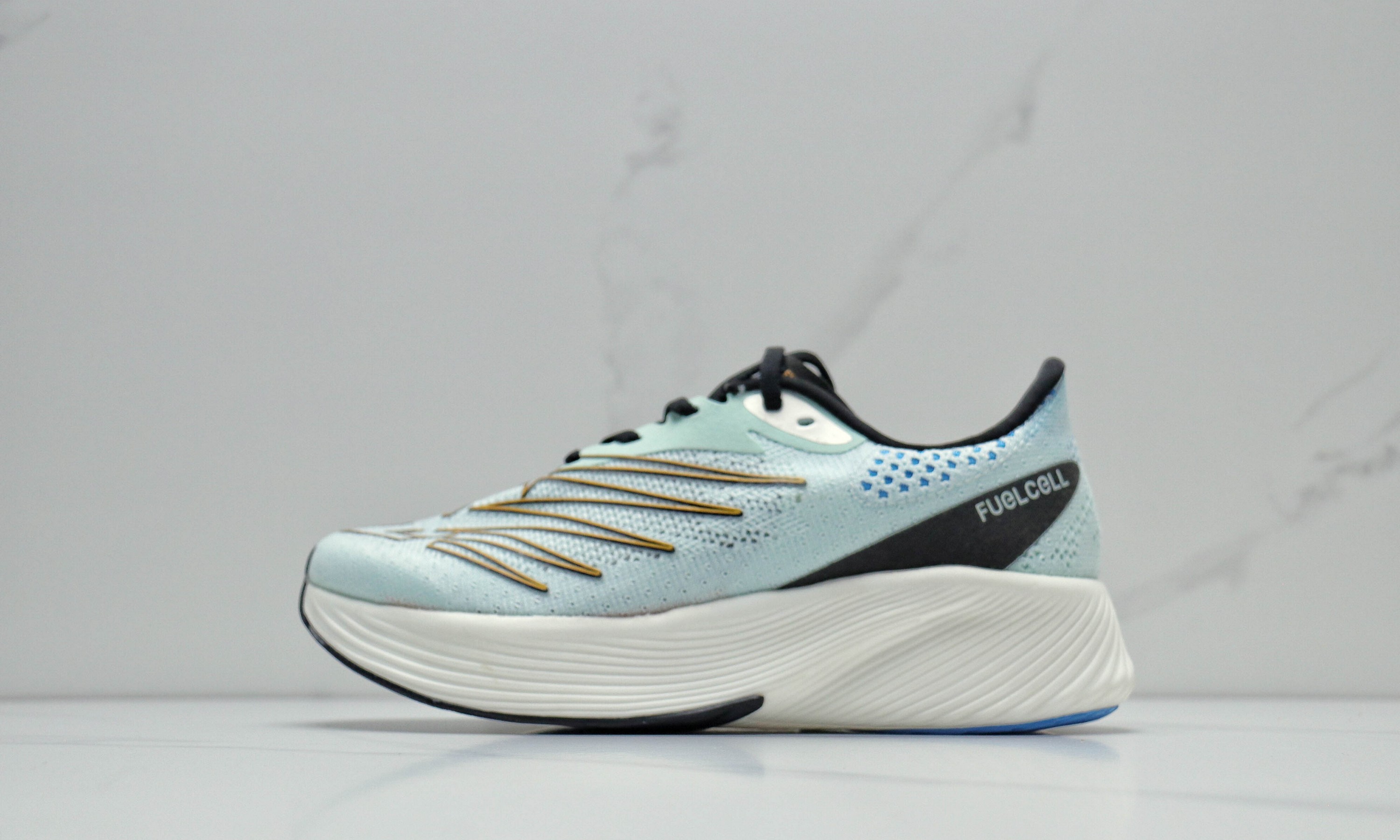 뉴발란스 퓨어셀 RC 엘리트 V2 FuelCell RC Elite V2 NWB250016