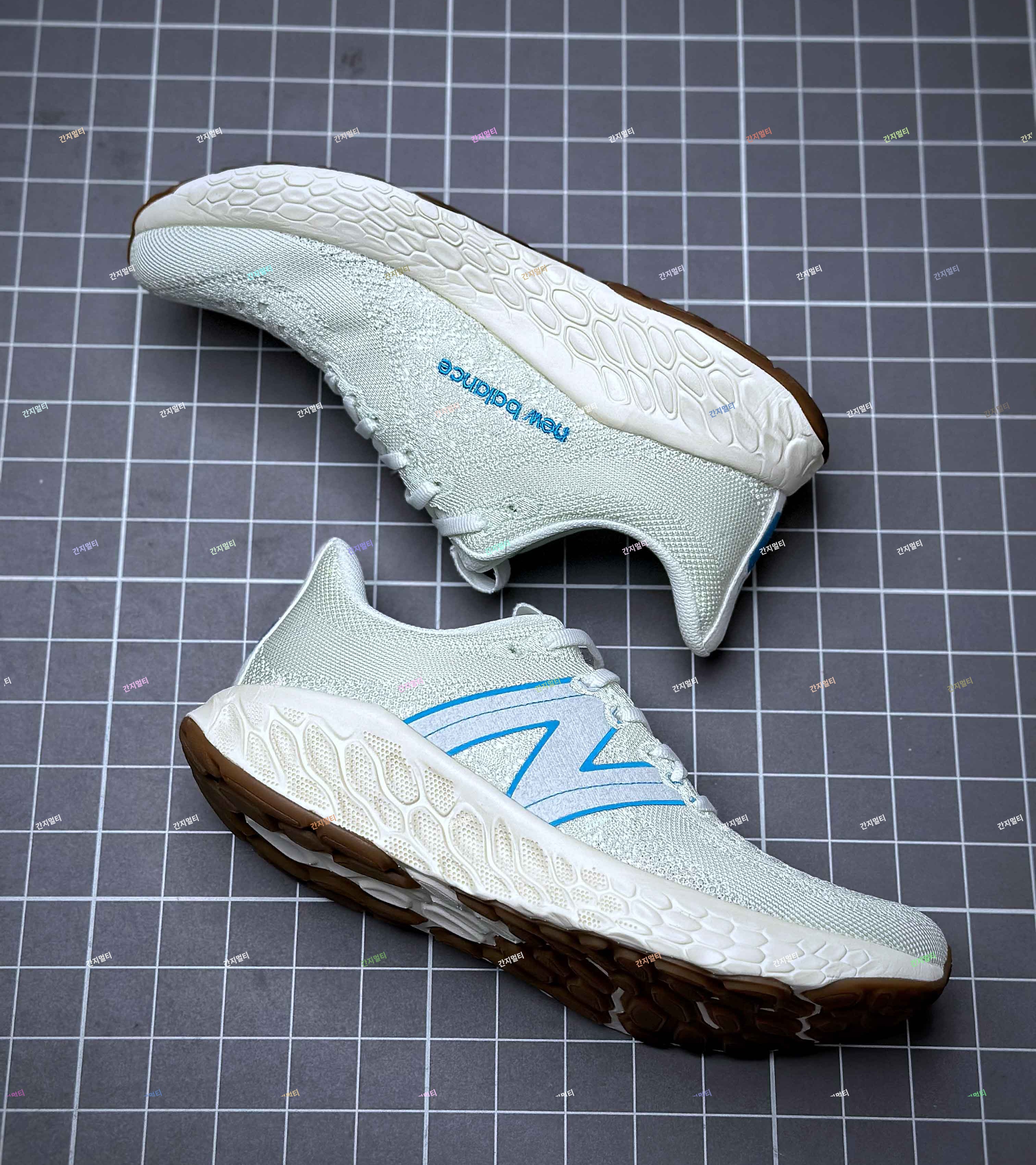 뉴발란스 프레쉬폼 Fresh Foam Evoz v2 NWB250047