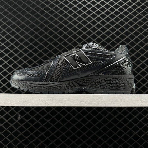 뉴발란스 New Balance 1906R NWB220025