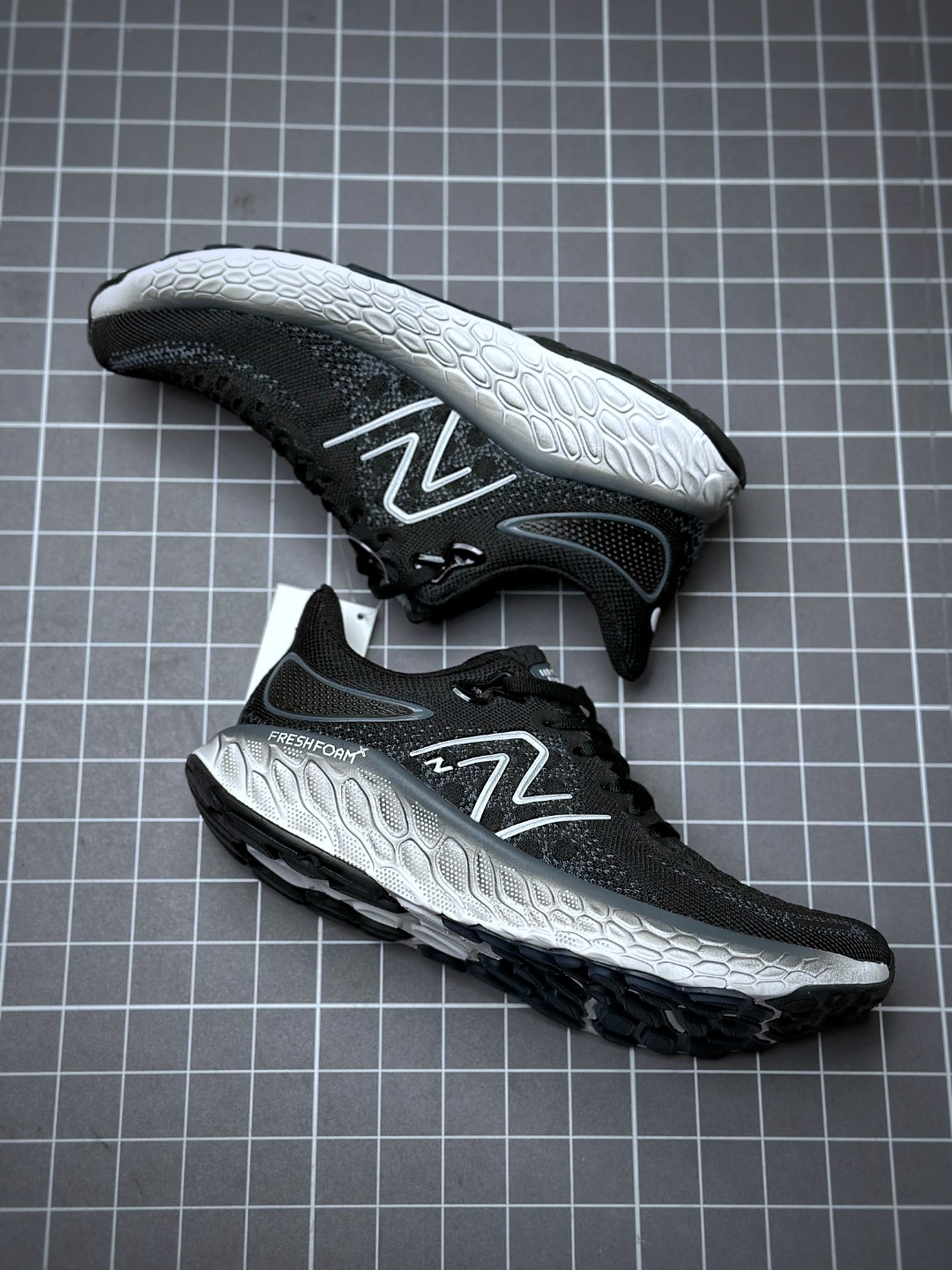 뉴발란스 프레쉬폼 New Balalnce Fresh Foam Evoz v2 NWB250043