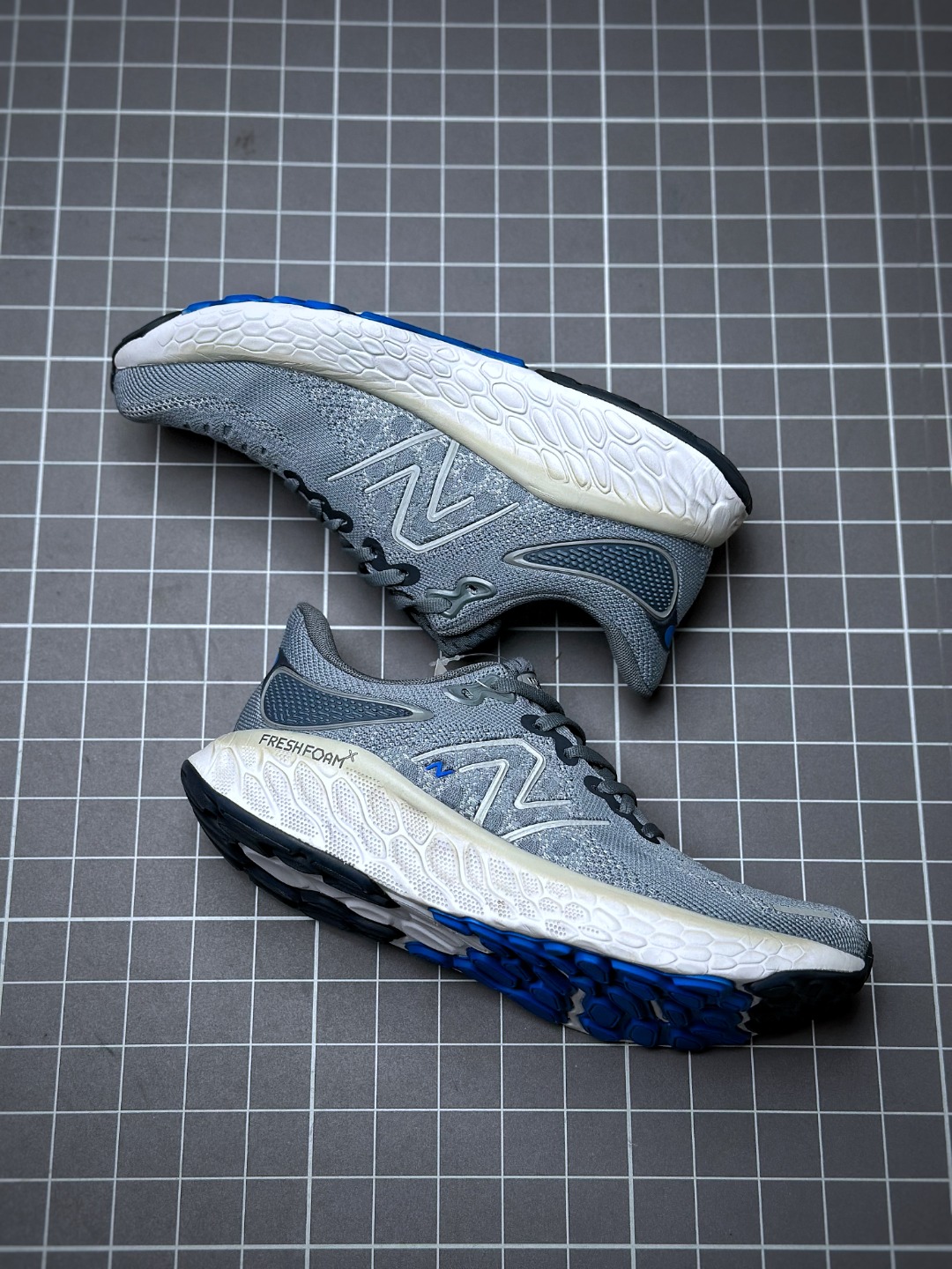뉴발란스 프레쉬폼 New Balalnce Fresh Foam Evoz v2 NWB250042