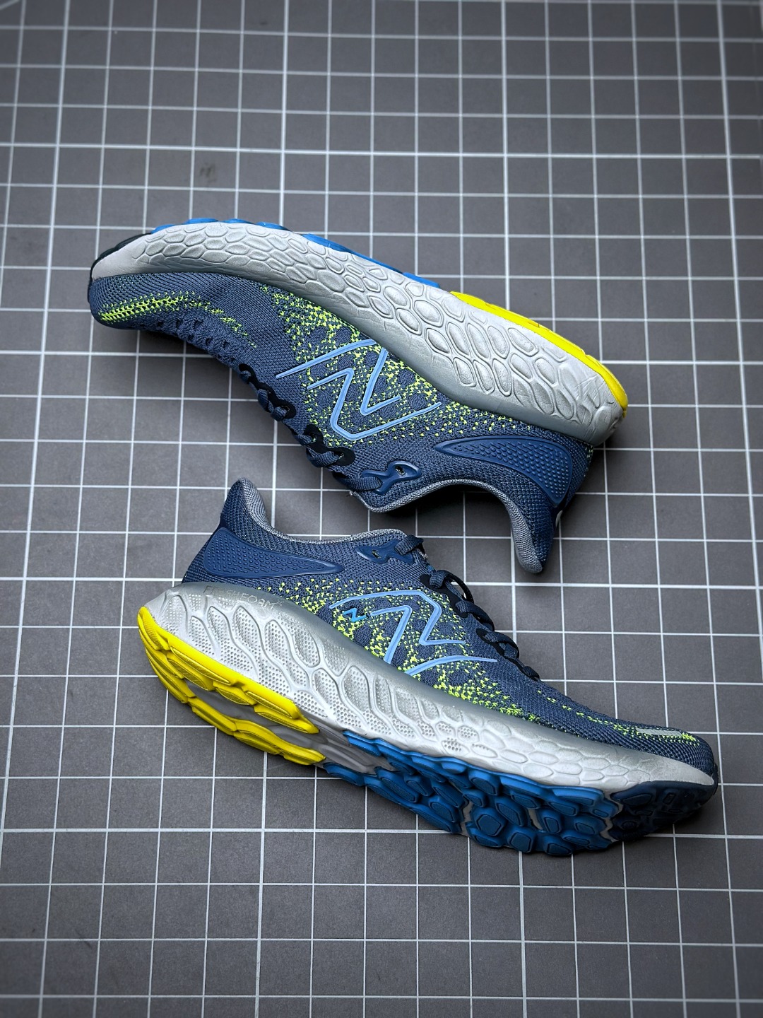 뉴발란스 프레쉬폼 New Balalnce Fresh Foam Evoz v2 NWB250041