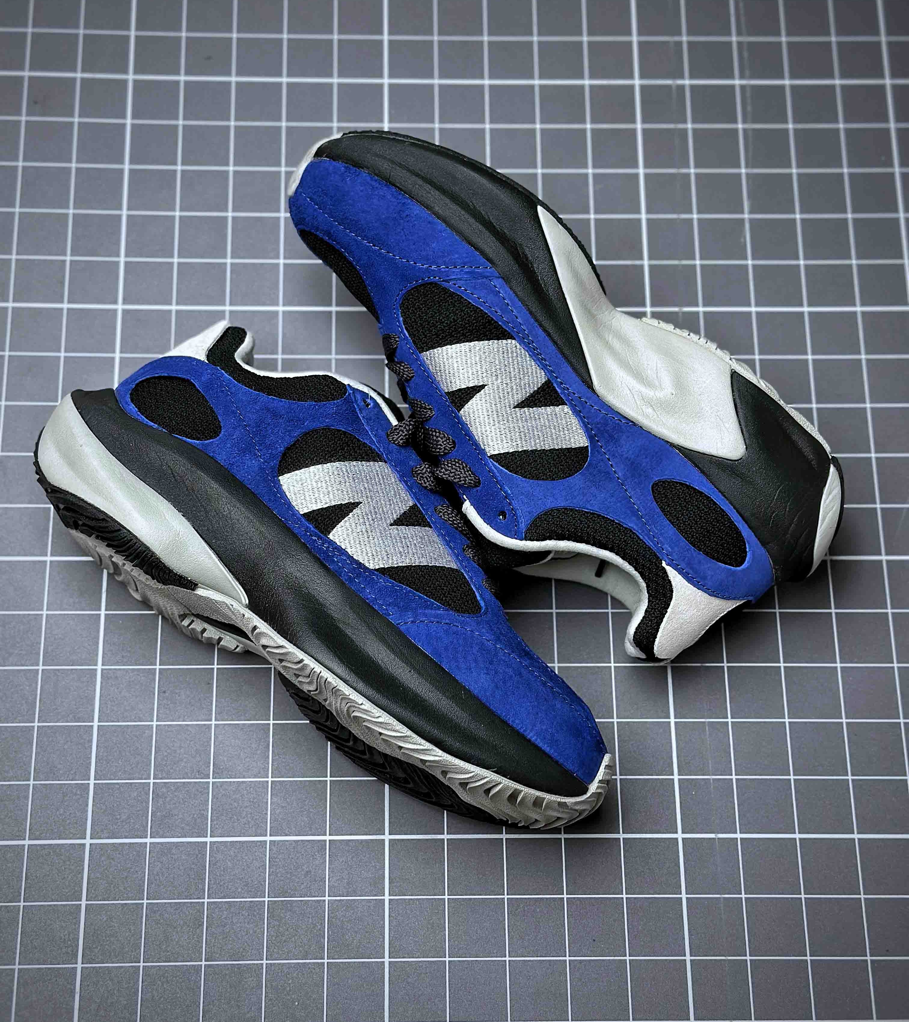 뉴발란스 워프트 러너 New Balalnce Warped Runner NWB250007