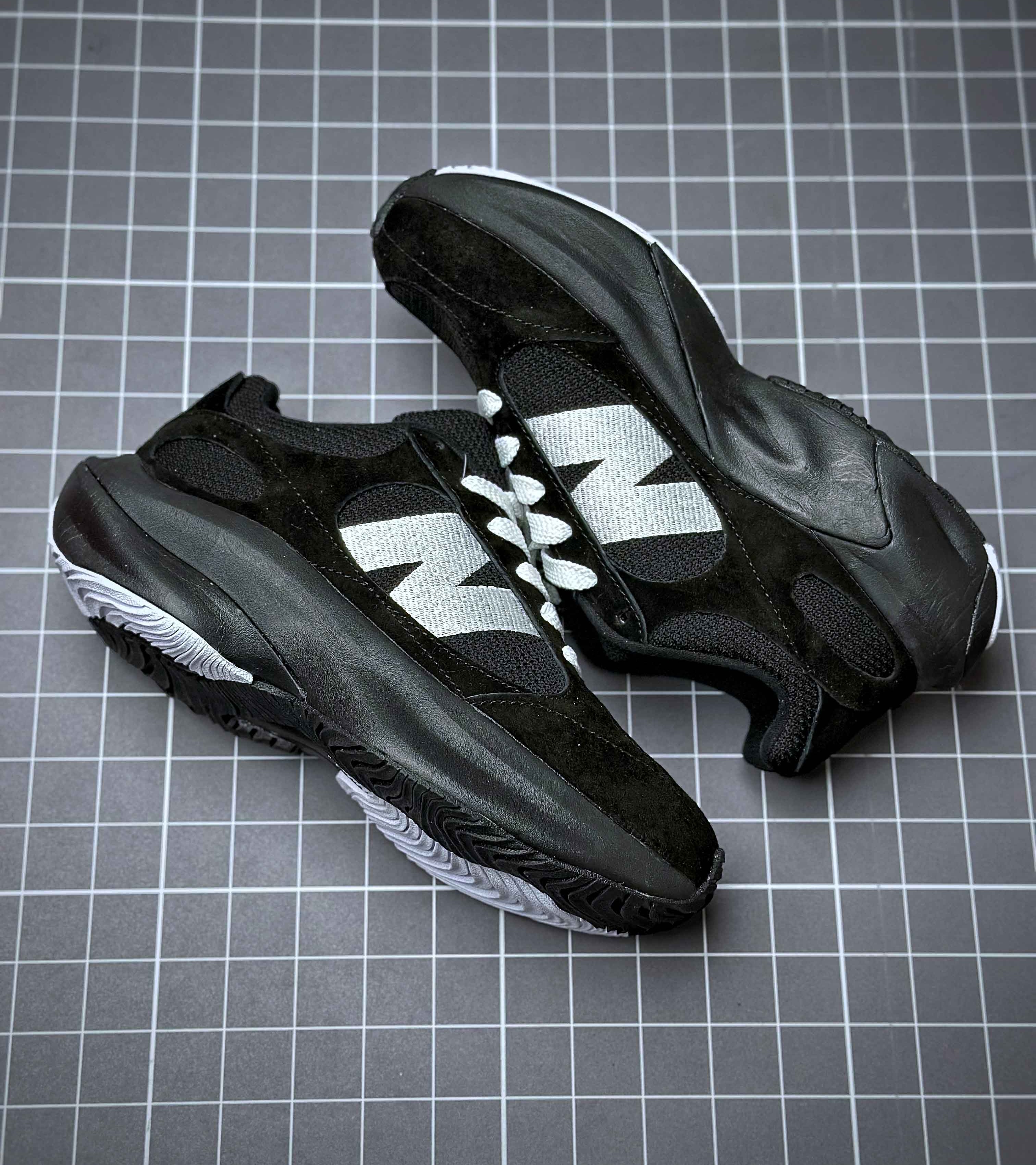 뉴발란스 워프트 러너 New Balalnce Warped Runner NWB250005