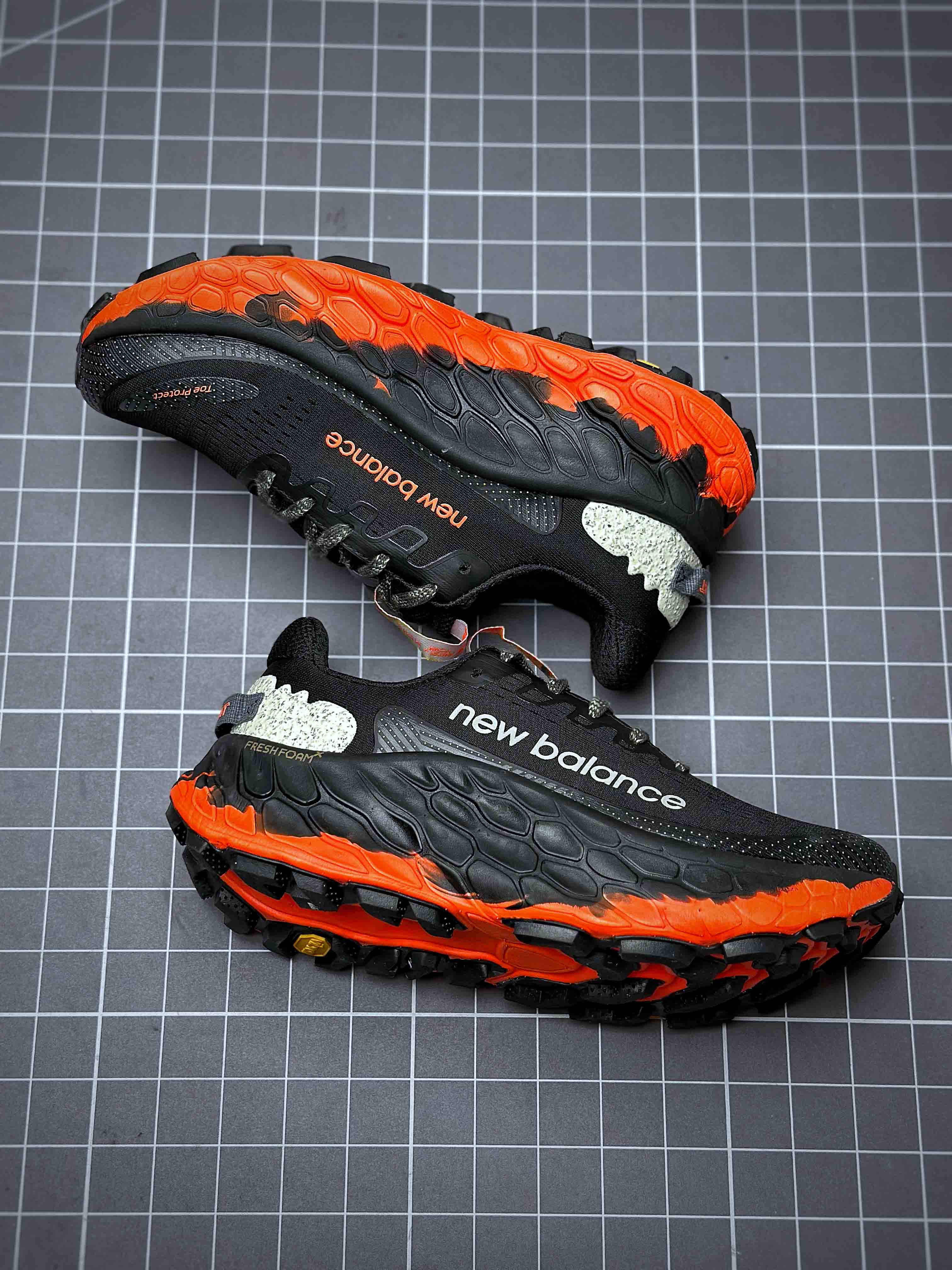 뉴발란스 프레쉬폼 X 모어 v3 New Balalnce Fresh Foam X More V3 NWB250038