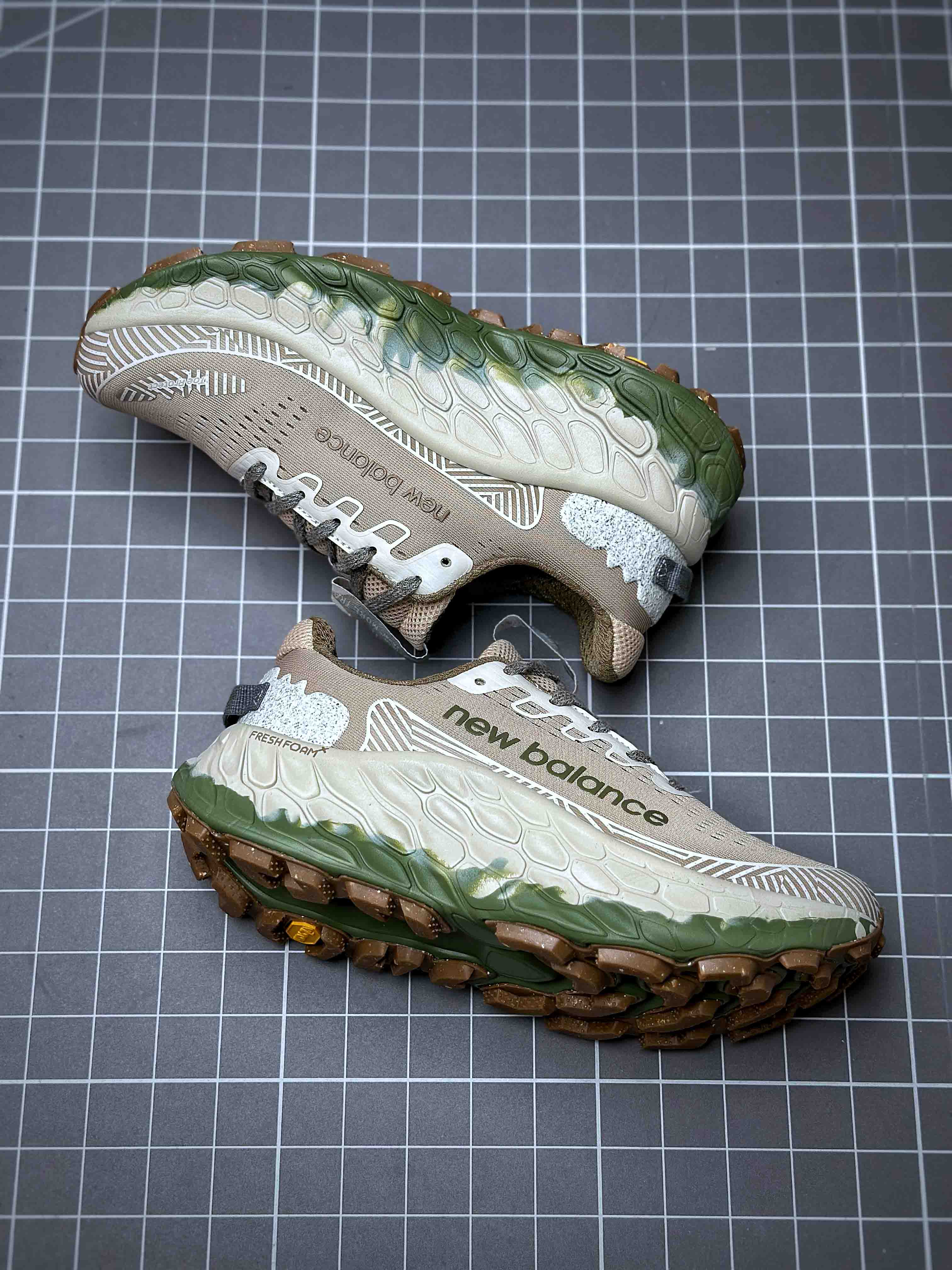 뉴발란스 프레쉬폼 X 모어 v3 New Balalnce Fresh Foam X More V3 NWB250033