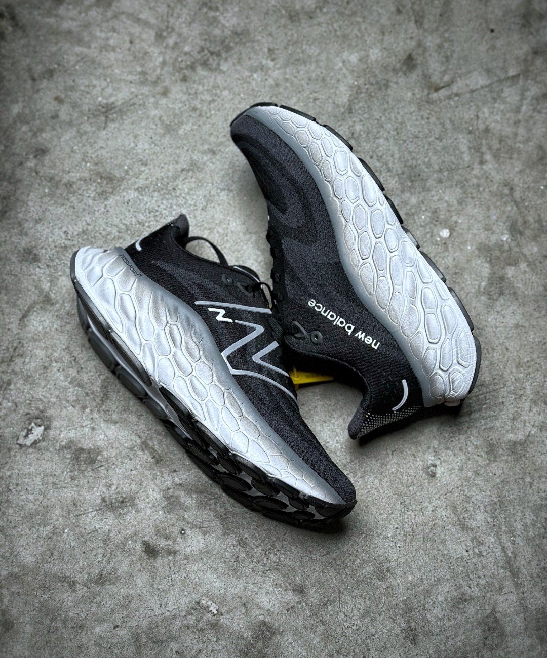 뉴발란스 프레쉬폼 X 모어 v4 New Balalnce Fresh Foam X More v4 NWB250031
