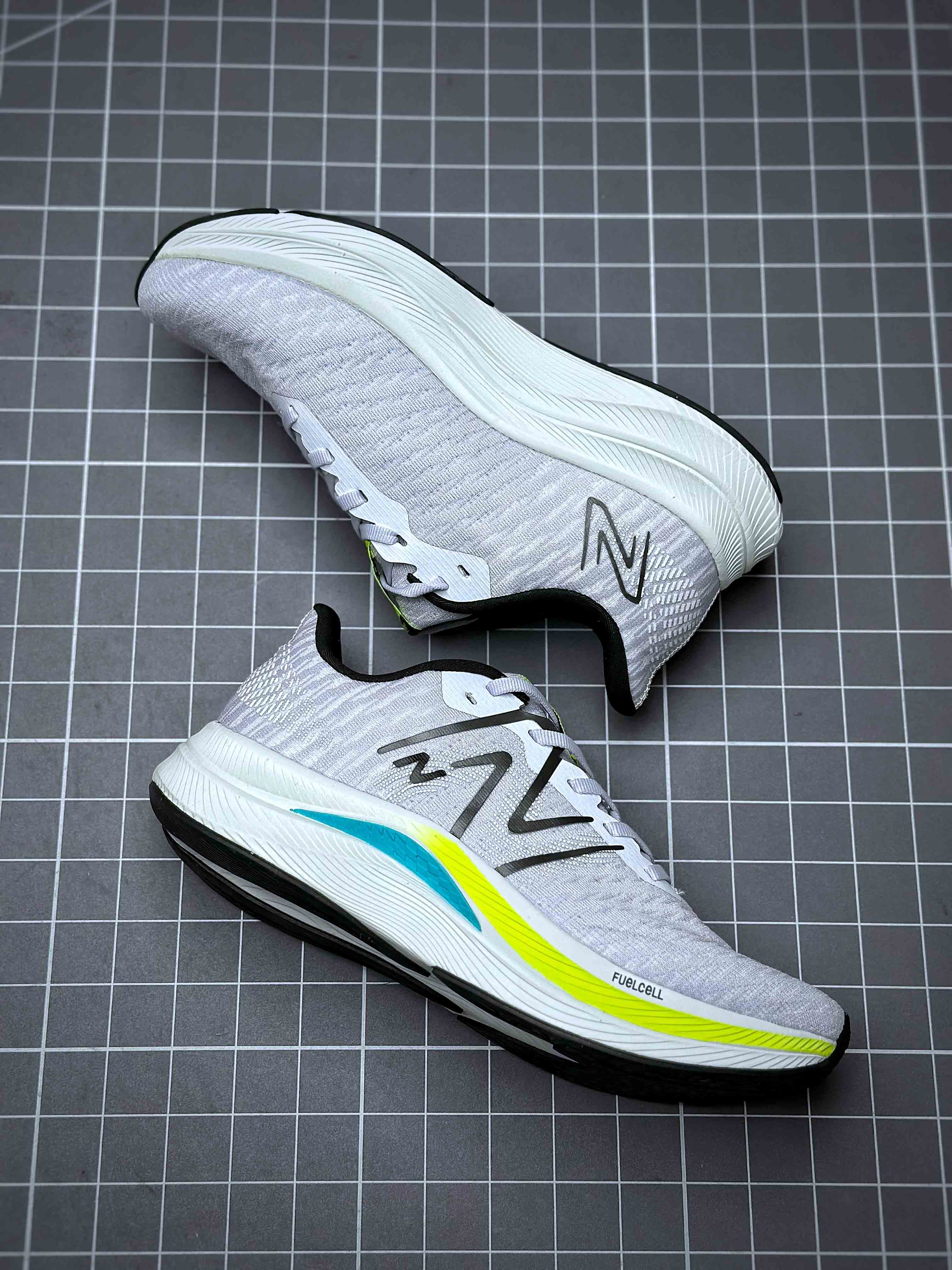 뉴발란스 프레쉬 폼 X 1080 New Balance Fresh Foam X NWB210002