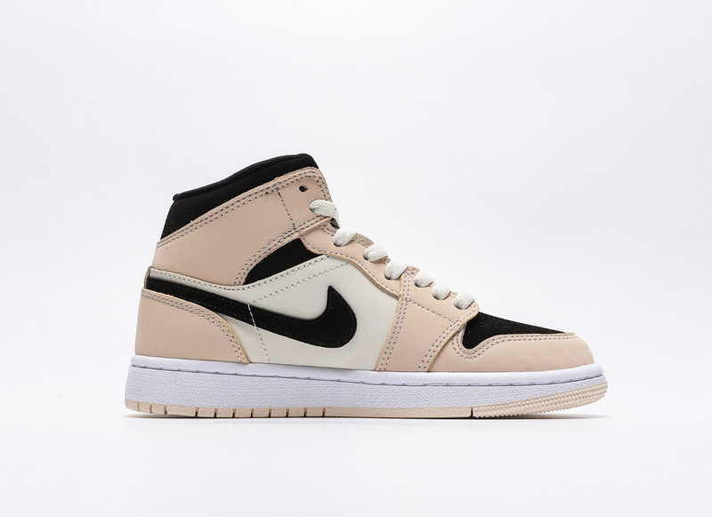 나이키 조던 1 미드 베얼리 오렌지 (W) Jordan 1 Mid Barely Orange BQ6472-800
