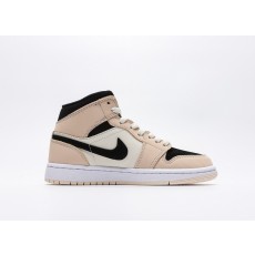 나이키 조던 1 미드 베얼리 오렌지 (W) Jordan 1 Mid Barely Orange BQ6472-800