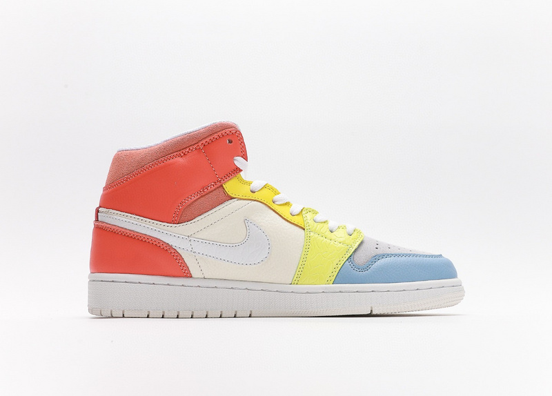 나이키 조던 1 미드 투 마이 퍼스트 코치 (W) Jordan 1 Mid To My First Coach DJ6908-100