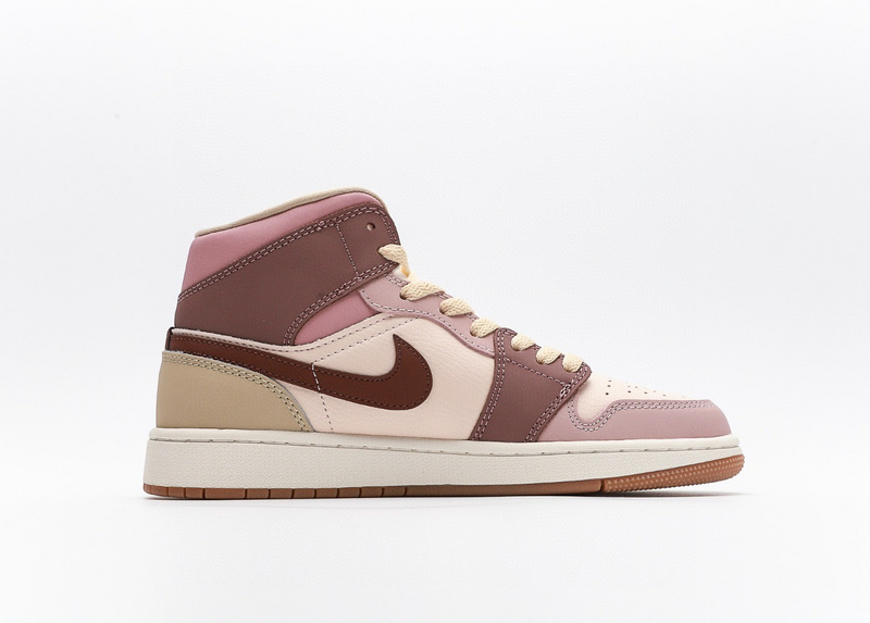 나이키 조던 1 미드 Jordan 1  Mid DO7440-821