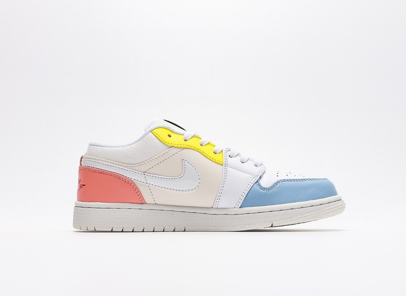 나이키 조던 1 로우 투 마이 퍼스트 코치 Jordan 1 Low To My First Coach DJ6909-100
