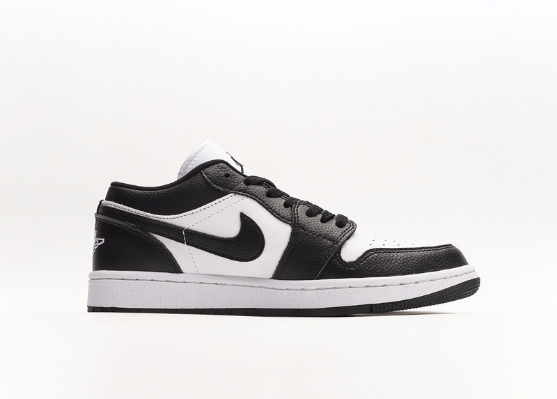 나이키 조던 1 로우 블랙 앤 화이트 (W) Jordan 1 Low Black and White DC0774-101